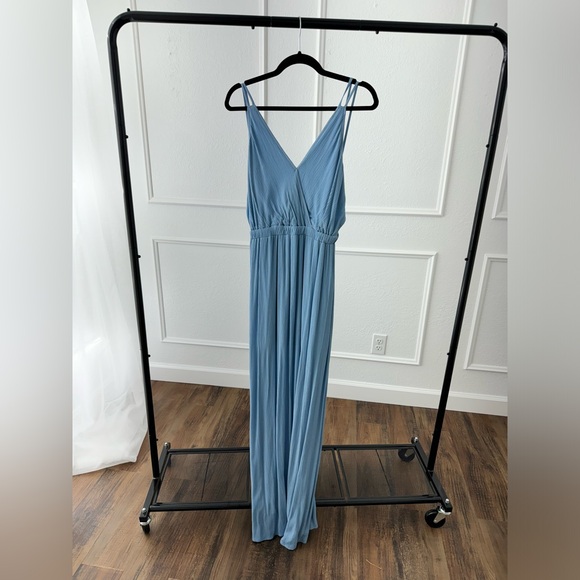 Lulu’s Maxi Dress - Picture 1 of 3